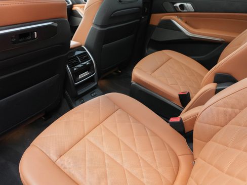 Certified 2023 BMW X7 xDrive40i w/ Premium Package image 30