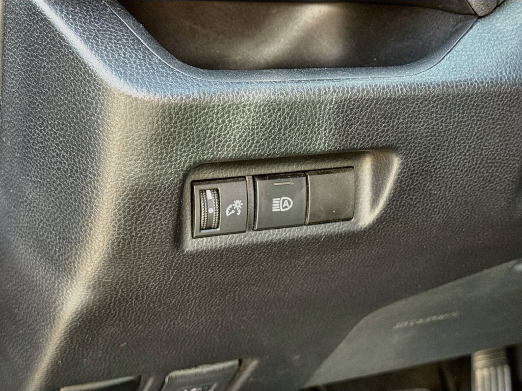 Used 2021 Toyota RAV4 XLE FWD image 11