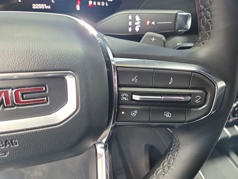 Used 2025 GMC Acadia Elevation image 15