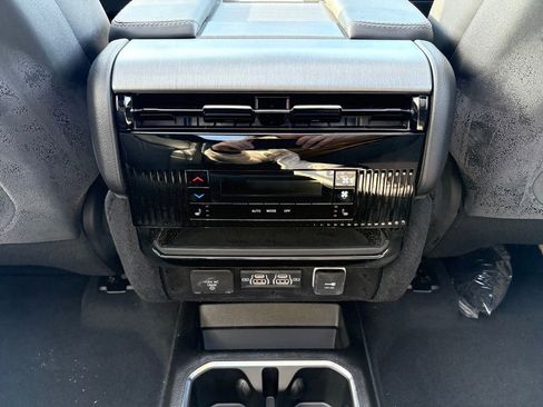 New 2026 Jeep Grand Wagoneer Limited w/ Premium Group II AWD/4WD image 18