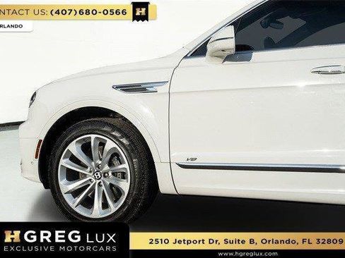 Used 2022 Bentley Bentayga AWD/4WD image 14