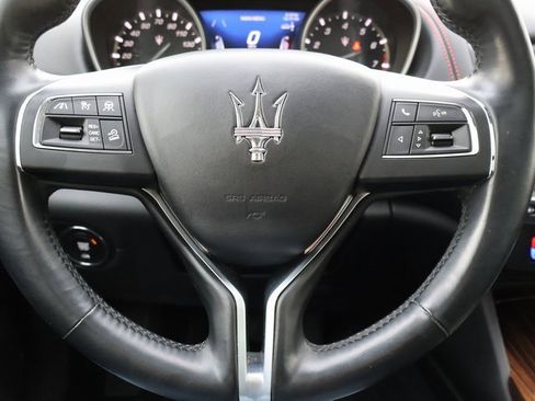 Used 2020 Maserati Levante GranLusso image 38