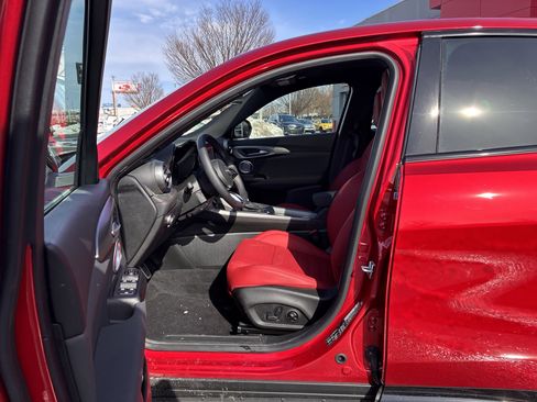 New 2026 Alfa Romeo Tonale Sprint w/ Red Premium Package image 14