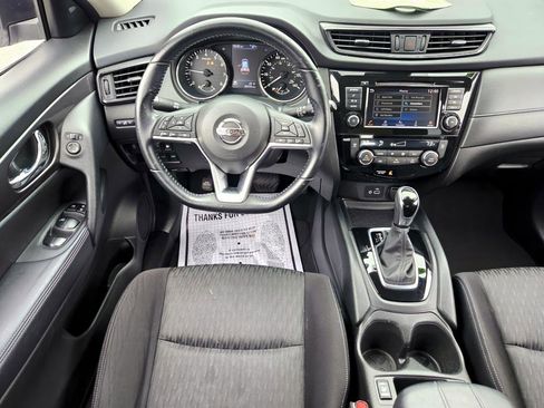 Used 2020 Nissan Rogue SV image 9