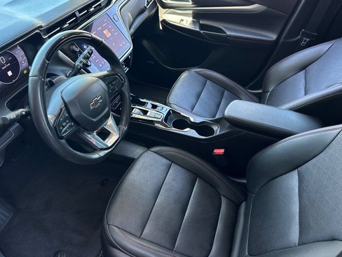 Used 2023 Chevrolet Bolt EUV Premier w/ Sun & Sound Package FWD image 10