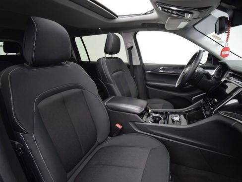 Used 2021 Jeep Grand Cherokee L Laredo w/ Luxury Tech Group I image 21