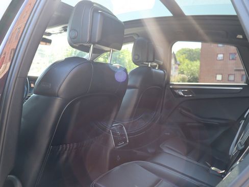 Used 2024 Porsche Macan GTS AWD/4WD image 13