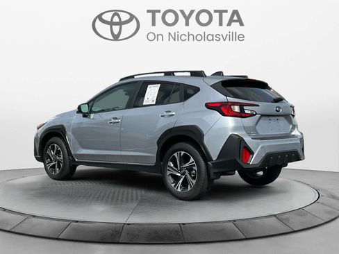 Used 2024 Subaru Crosstrek 2.0i Premium AWD/4WD image 3