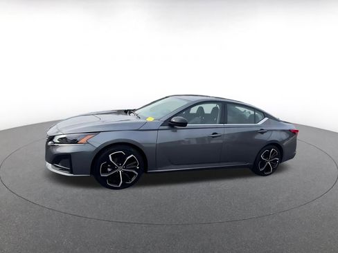 Used 2025 Nissan Altima 2.5 SR image 7