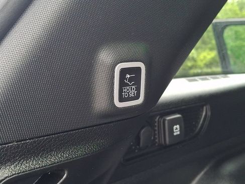 Used 2025 Jeep Grand Cherokee Altitude AWD/4WD image 30