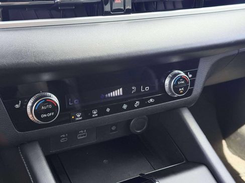 Used 2024 Mitsubishi Outlander SE FWD image 30