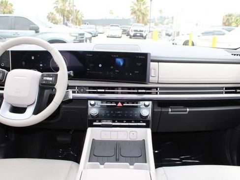 Used 2025 Hyundai Santa Fe Limited AWD/4WD image 11