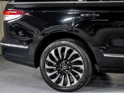 Used 2022 Lincoln Navigator Black Label image 6