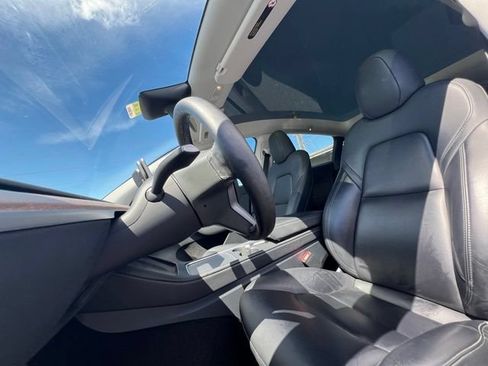 Used 2025 Tesla Model Y Performance AWD/4WD image 18