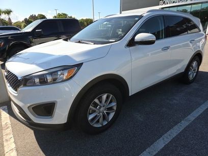 Used 2017 Kia Sorento LX w/ LX Convenience Package