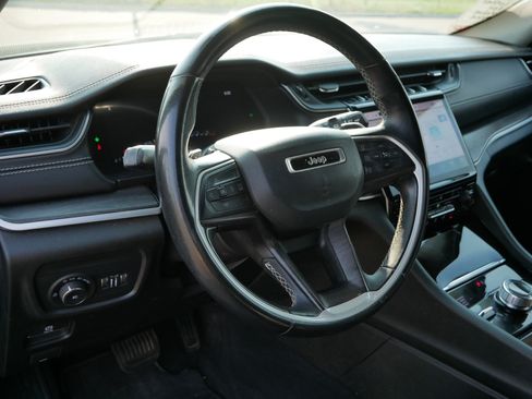 Used 2022 Jeep Grand Cherokee L Limited AWD/4WD image 19