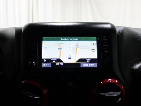 Used 2016 Jeep Wrangler Unlimited Rubicon AWD/4WD image 15