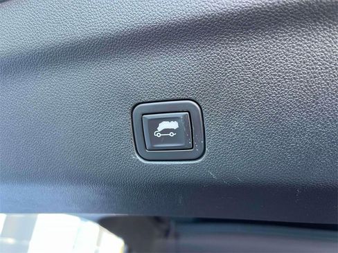 Used 2021 GMC Yukon Denali image 19