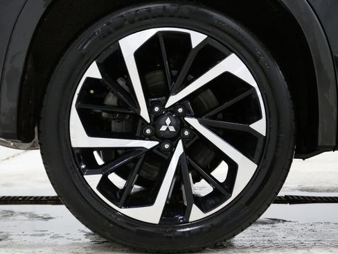 Used 2024 Mitsubishi Outlander SE image 9