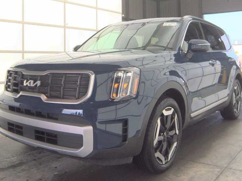 Used 2025 Kia Telluride S FWD image 1