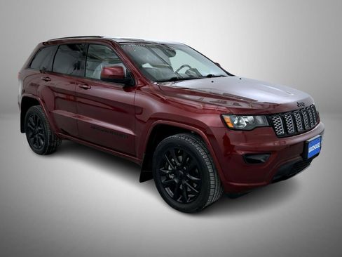 Certified 2022 Jeep Grand Cherokee Laredo X image 3