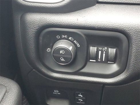 Used 2019 RAM 1500 Big Horn image 17