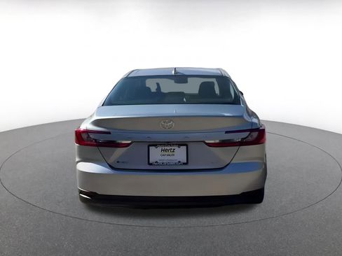 Used 2025 Toyota Camry LE image 12