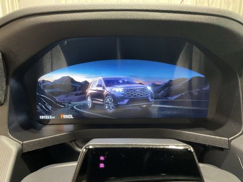 Used 2025 Ford Explorer ST-Line w/ ST-Line Street Pack image 17