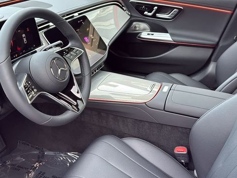 New 2026 Mercedes-Benz E 350 4MATIC Sedan image 4