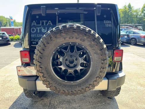 Used 2015 Jeep Wrangler Unlimited Sahara w/ Connectivity Group AWD/4WD image 6