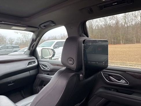 Used 2021 Chevrolet Tahoe LT w/ Luxury Package image 14