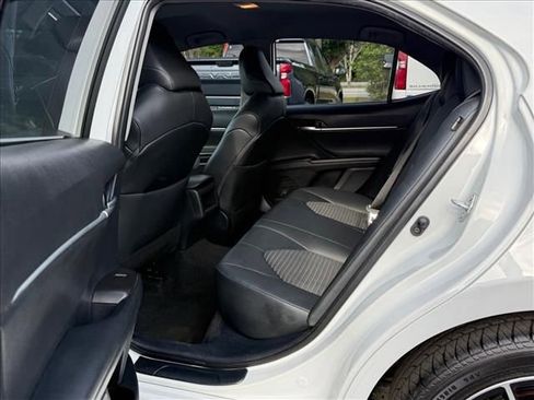 Used 2023 Toyota Camry SE FWD image 13