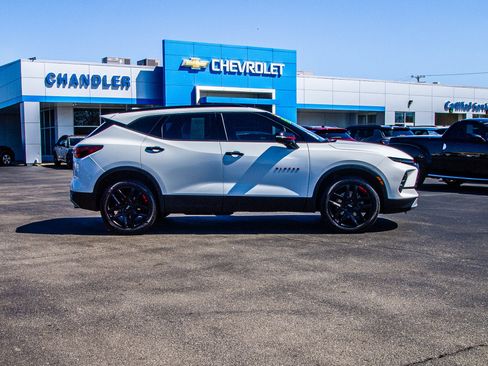 Used 2023 Chevrolet Blazer LT w/ Sound & Technology Package image 8