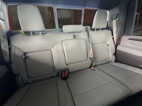 Certified 2025 GMC Sierra 2500 SLT w/ SLT Premium Package image 17