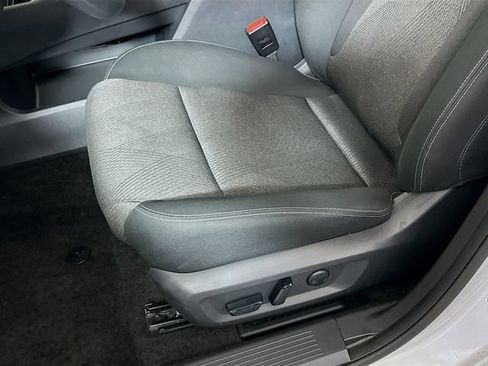 Used 2024 Nissan Rogue SV FWD image 20