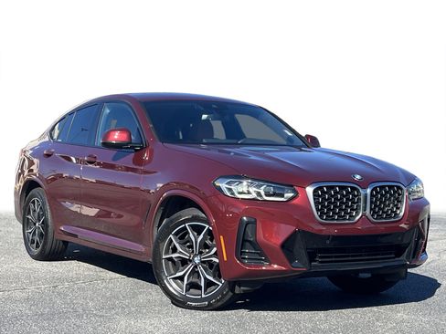 Used 2025 BMW X4 xDrive30i image 2