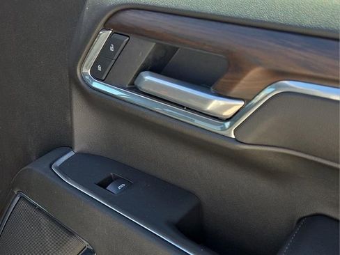 Used 2025 GMC Sierra 1500 SLT image 13