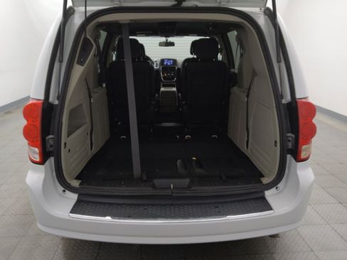Used 2019 Dodge Grand Caravan SXT FWD image 29