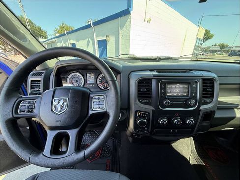 Used 2015 RAM 1500 Express AWD/4WD image 25