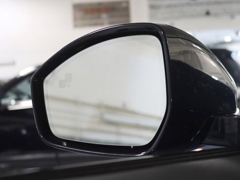 Used 2022 Land Rover Range Rover Velar S image 29