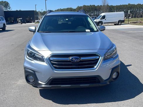 Used 2019 Subaru Outback 2.5i Limited w/ Popular Package #2 image 2