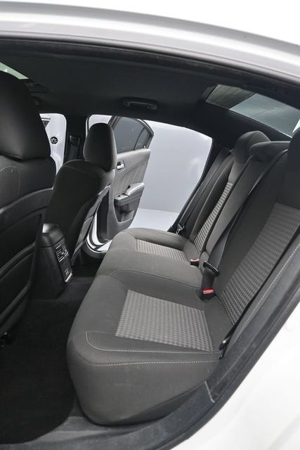 Used 2019 Dodge Charger R/T w/ Blacktop Package RWD image 8