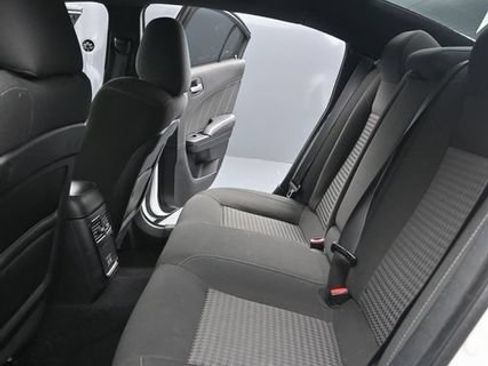 Used 2019 Dodge Charger R/T w/ Blacktop Package RWD image 8