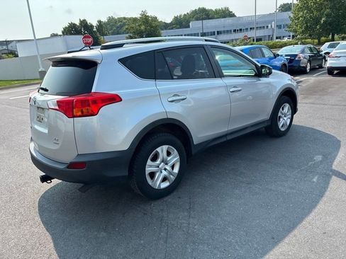 Used 2013 Toyota RAV4 LE AWD/4WD image 8