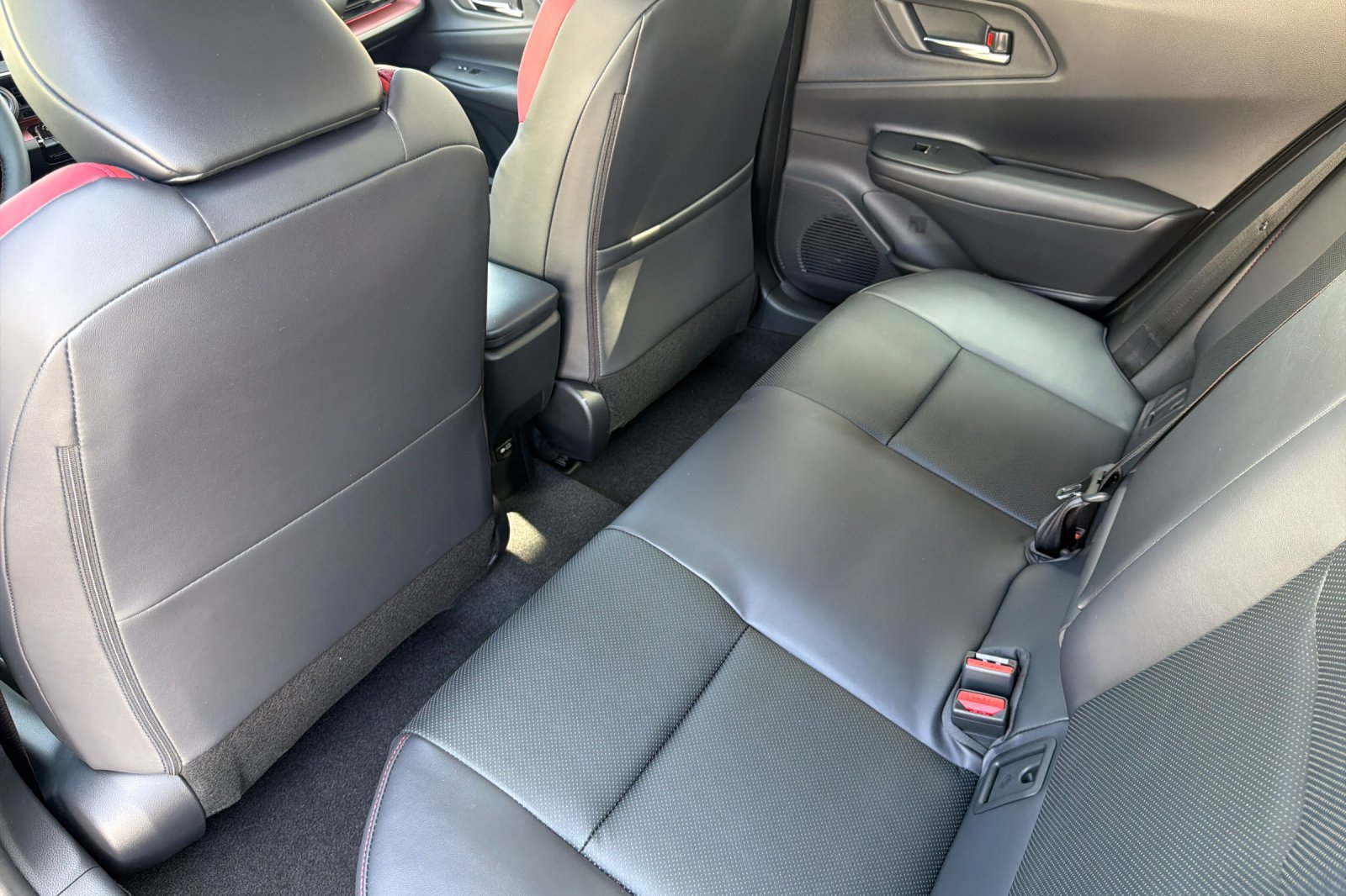New 2027 Toyota Prius Plug-In Hybrid FWD image 14