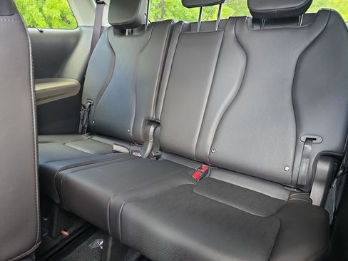 New 2026 Kia Carnival EX FWD image 18