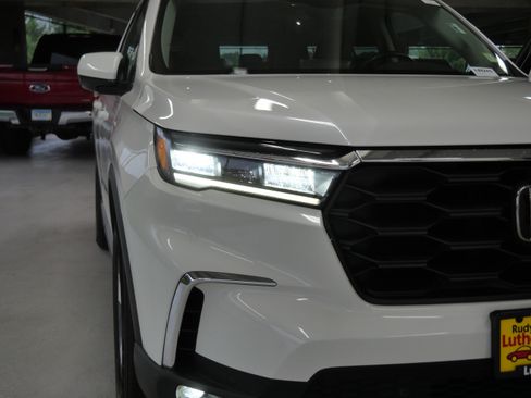 Used 2024 Honda Pilot EX-L image 16