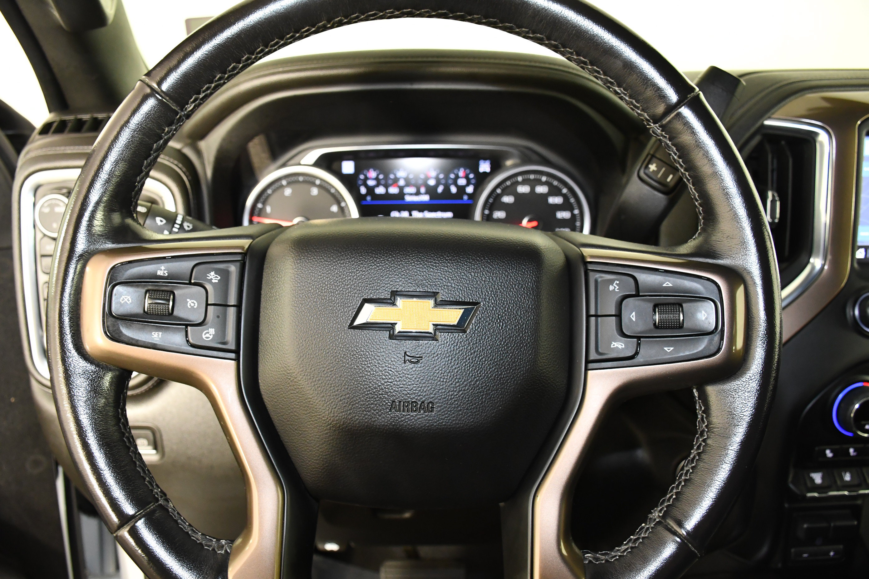 Used 2022 Chevrolet Silverado 3500 High Country w/ Safety Package II AWD/4WD image 20