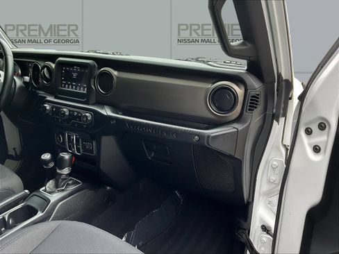 Used 2018 Jeep Wrangler Unlimited Sport S AWD/4WD image 28
