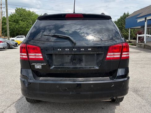 Used 2020 Dodge Journey SE w/ SE Popular Equipment Group FWD image 4